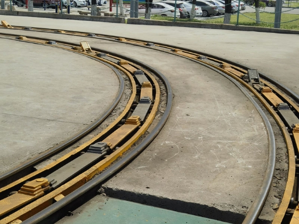 彎道推車機(jī)